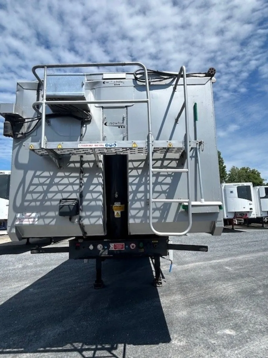 2020 Fruehauf 70cyd Plankside Sloper - Image 2