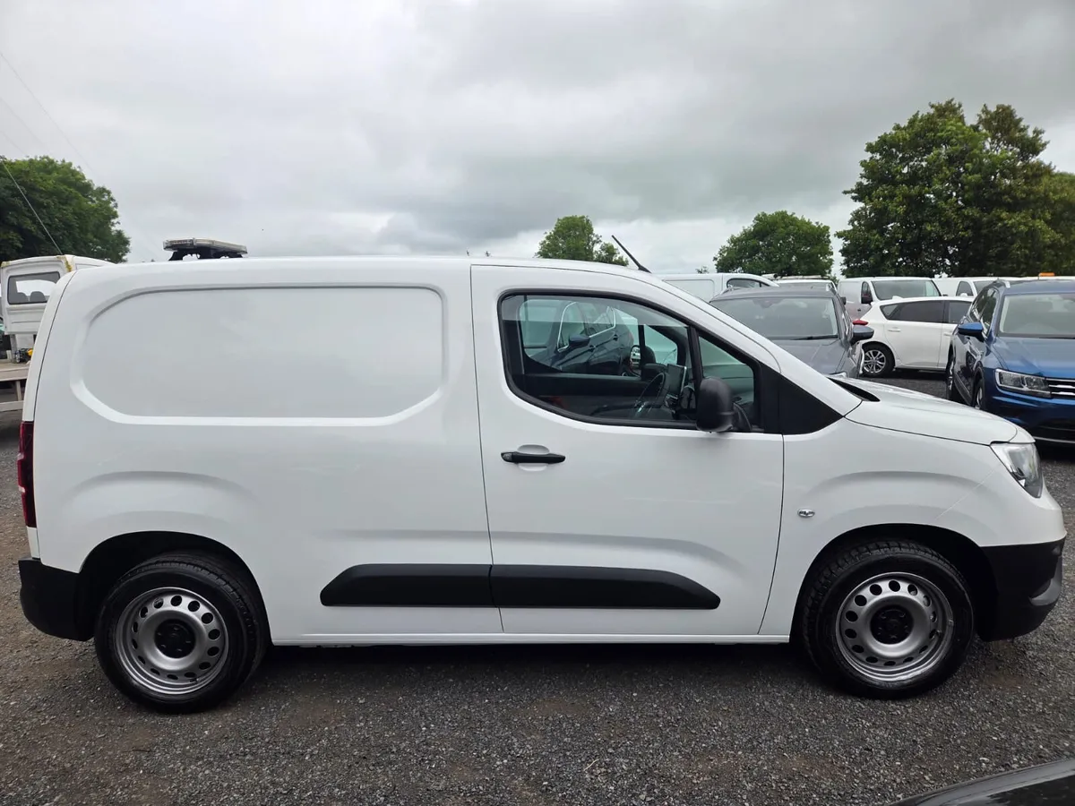 Vauxhall Combo - Image 4