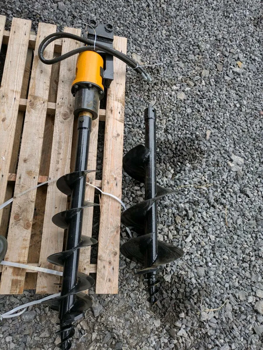 Hydraulic auger - Image 1