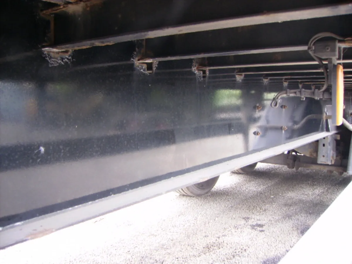 montracon courtainside 13.6 semi trailer - Image 2