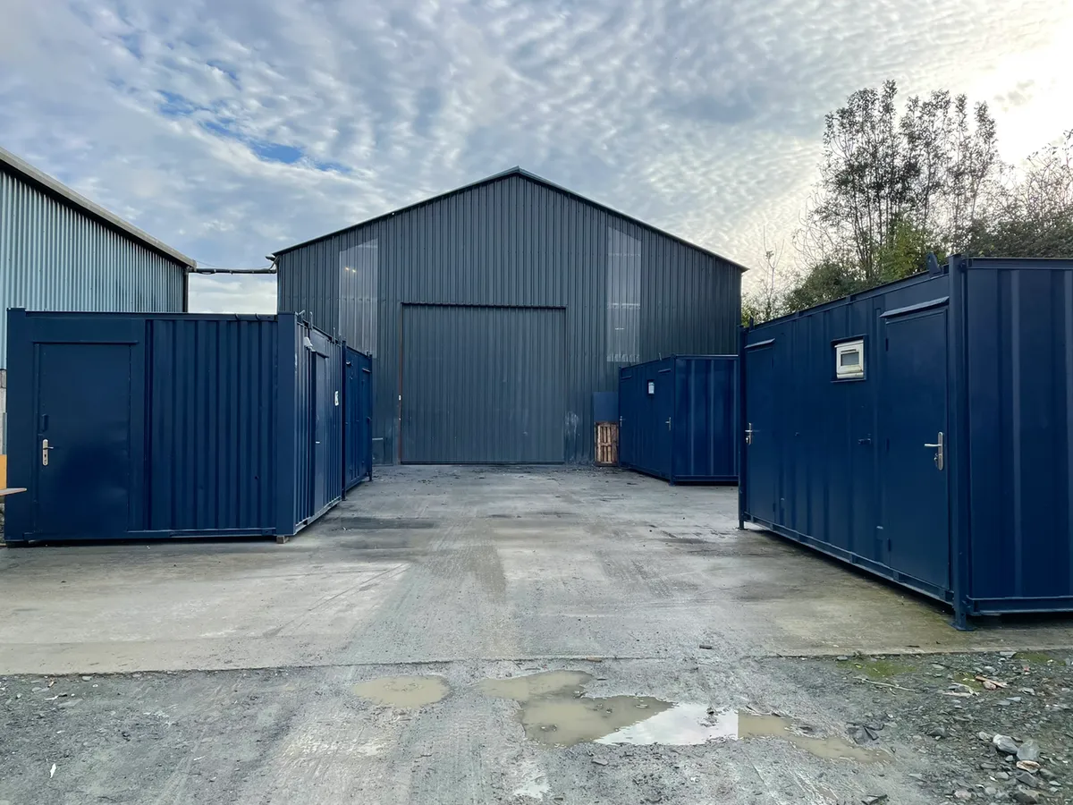 Site toilet - Image 1