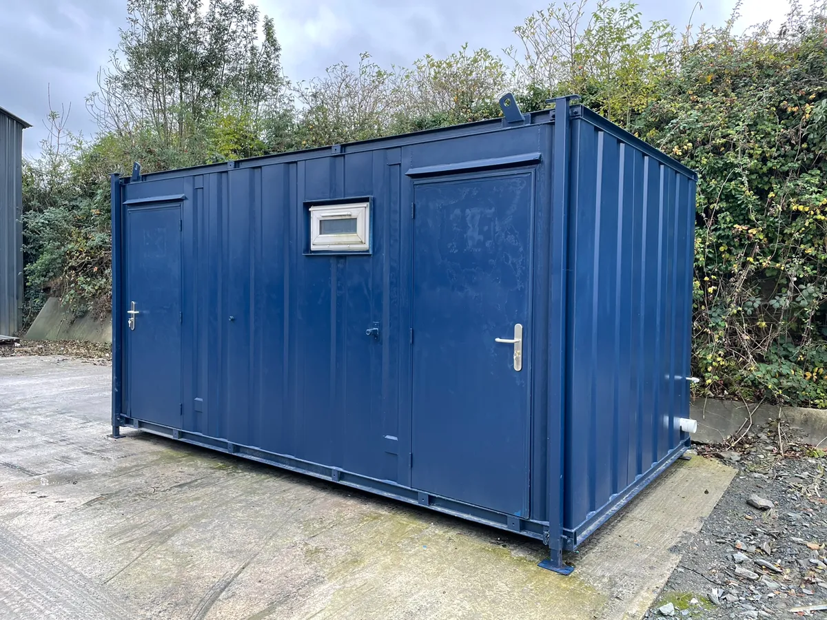 Site toilet - Image 4