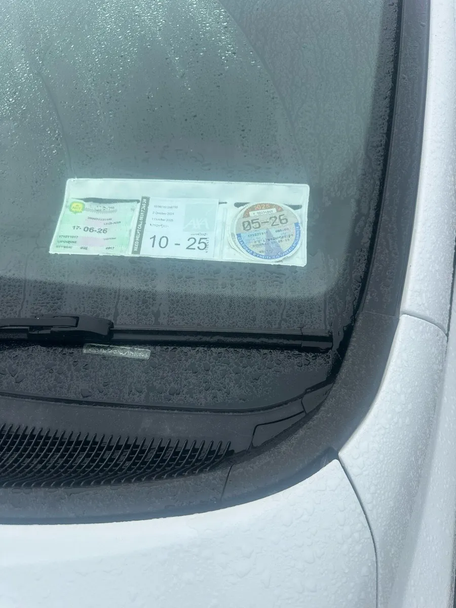 Buses & coaches - Image 2