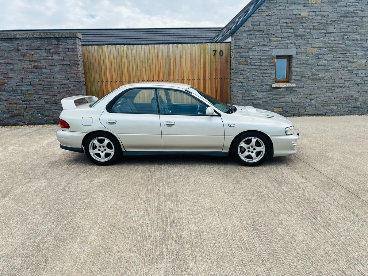 Subaru Impreza Turbo 2000 - Image 1