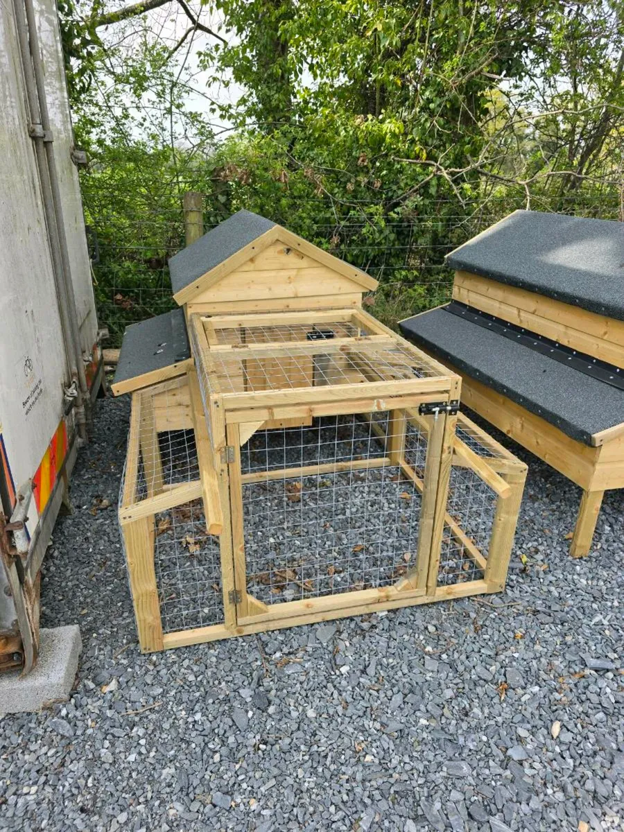 Timber hen ark with cage pen on wheels chicken coo - Image 3