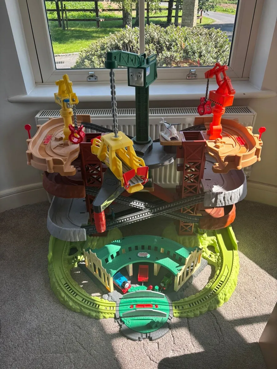 Thomas the Tank Trains & Cranes super Tower - Image 4