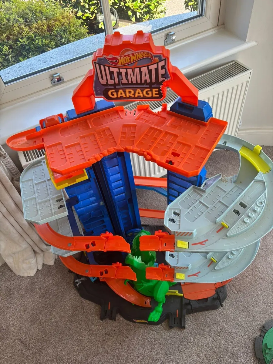 Hot Wheels Robo Ultimate City Garage - Image 4