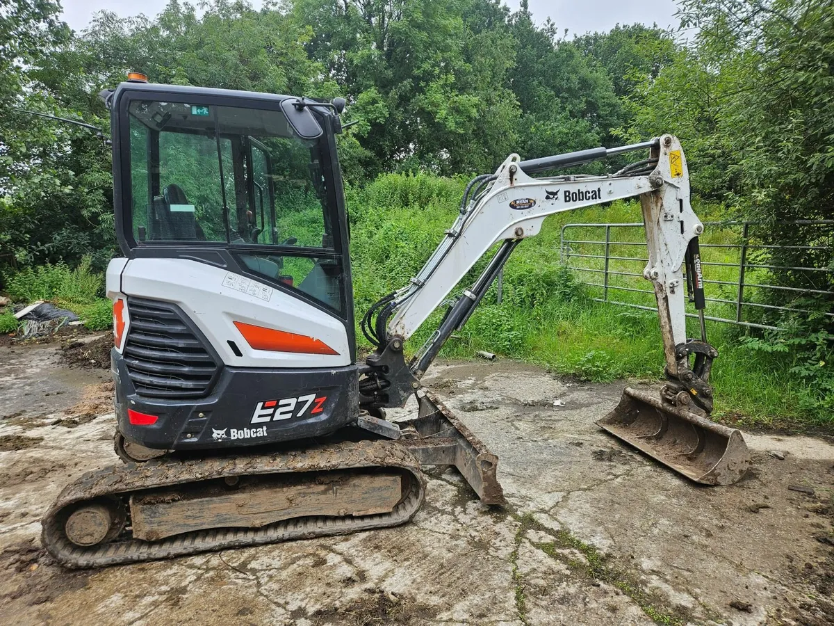 Mini digger hire
