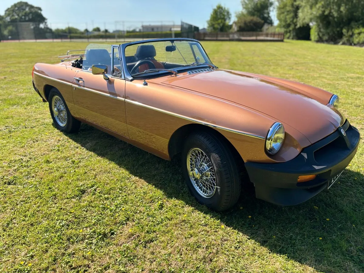 MG B LE Roadster - Image 1