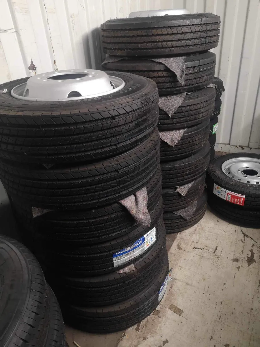Truck tyres lorry tyres lowloader - Image 3