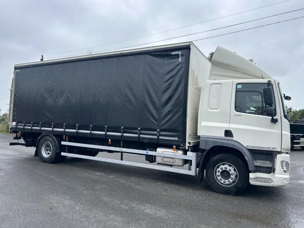 2016 Daf cf 220 4x2 18 ton Curtainsider tail lift - Image 4
