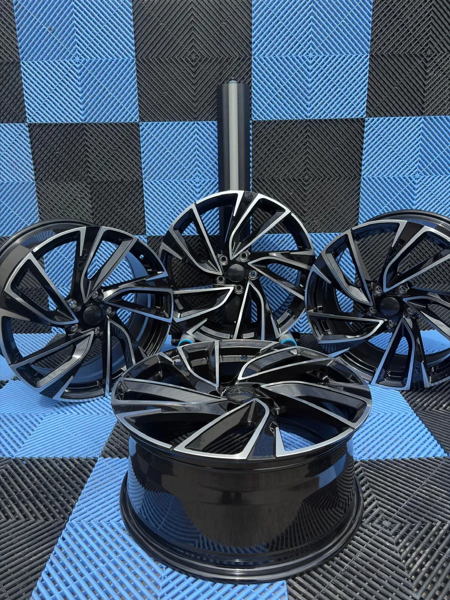 VW Golf Adelaide style alloys - Image 1