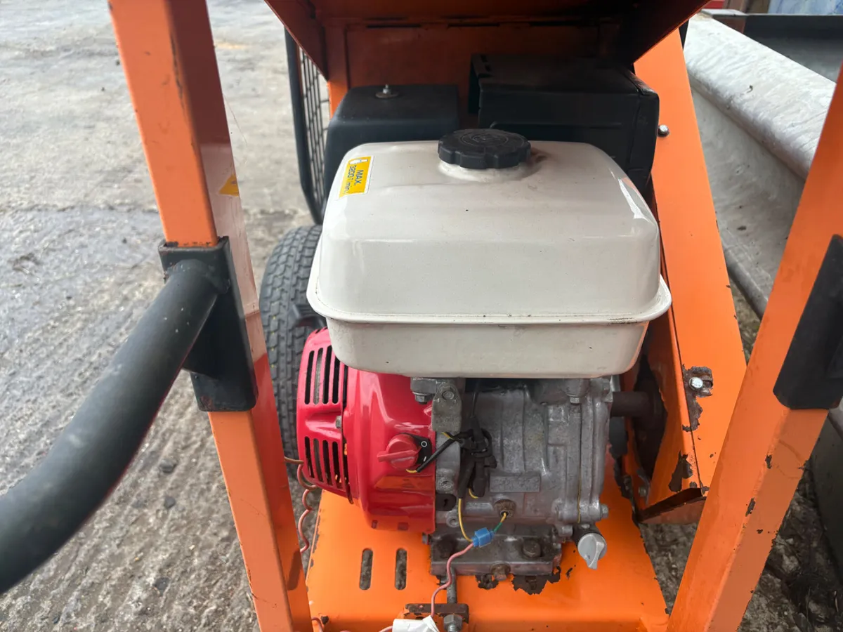 Wood chipper - Image 4