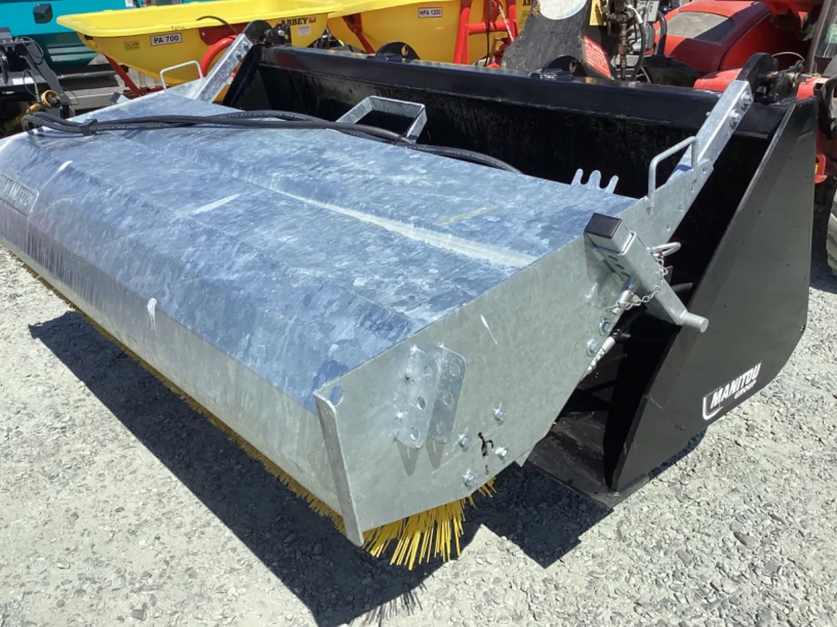 Special Manitou Bucket Sweeper Deal - €3,740 + VAT - Image 2