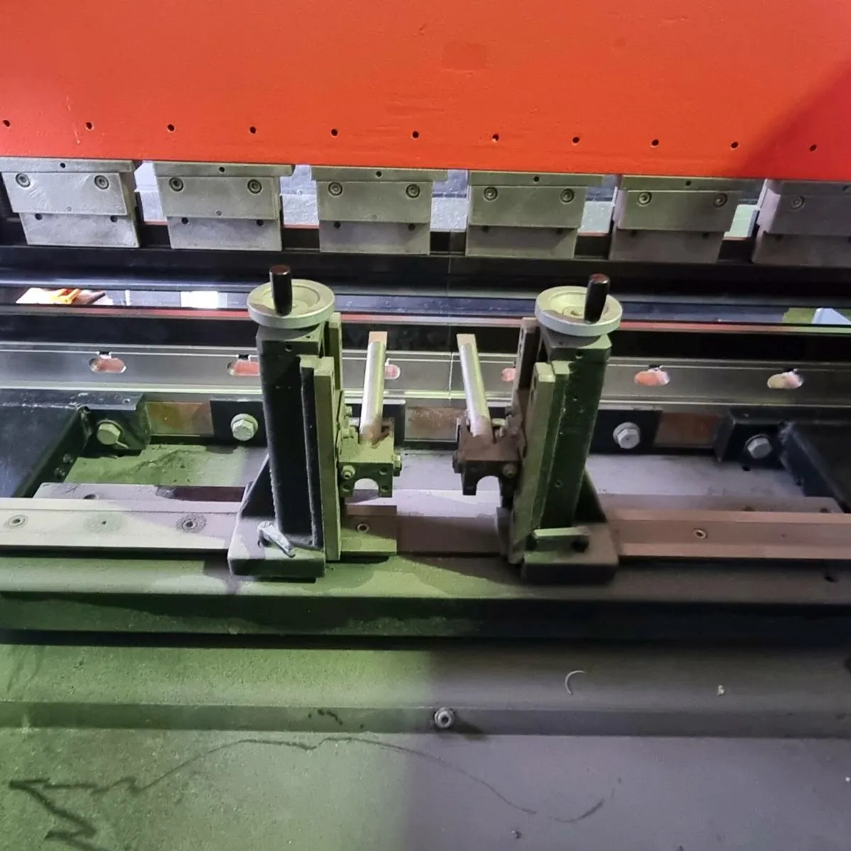 Amada Press Brake 80ton 2.5m - Image 3