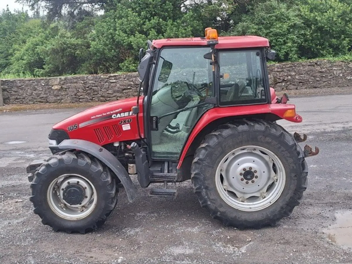 2009 Case IH JXU105 4wd (7571 Hrs) - Image 2