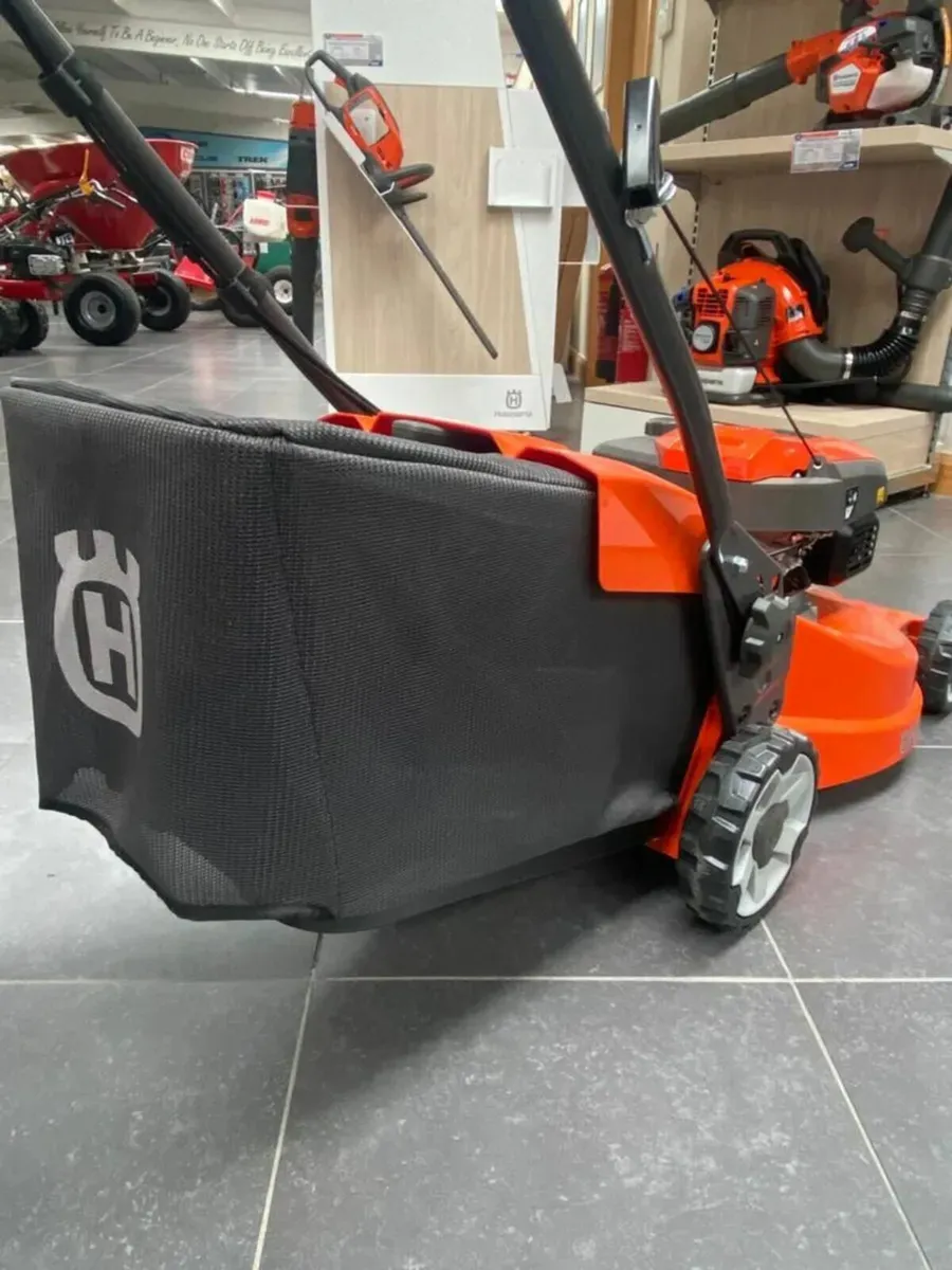 Husqvarna LC247S walk-behind lawnmower - Image 3