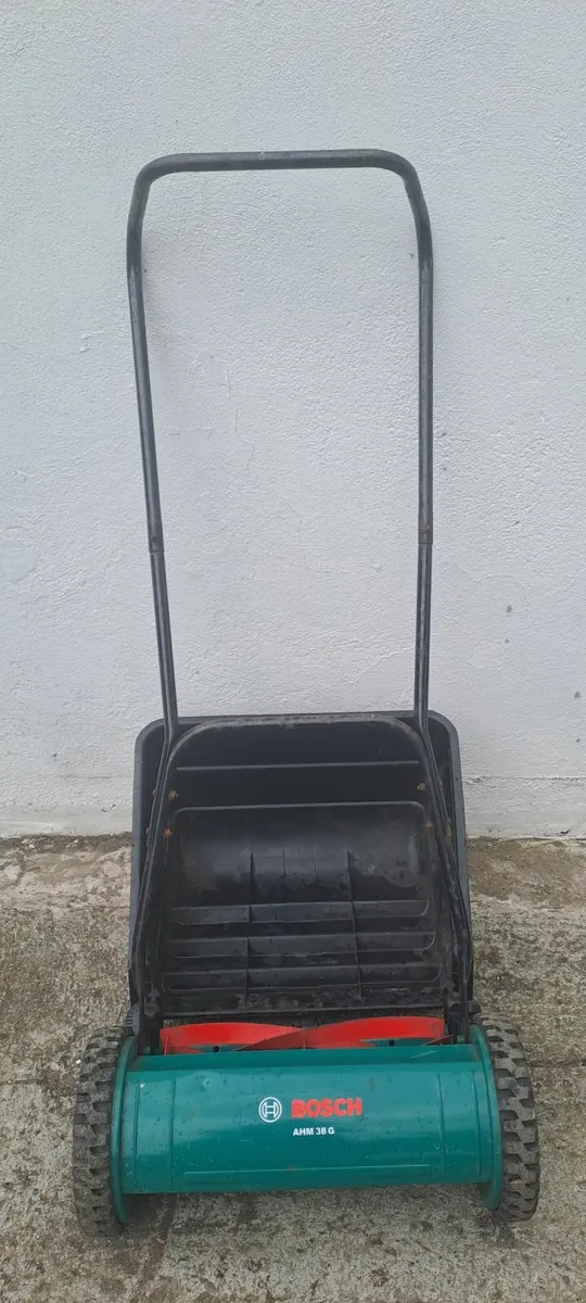 Lawn mower - Image 1