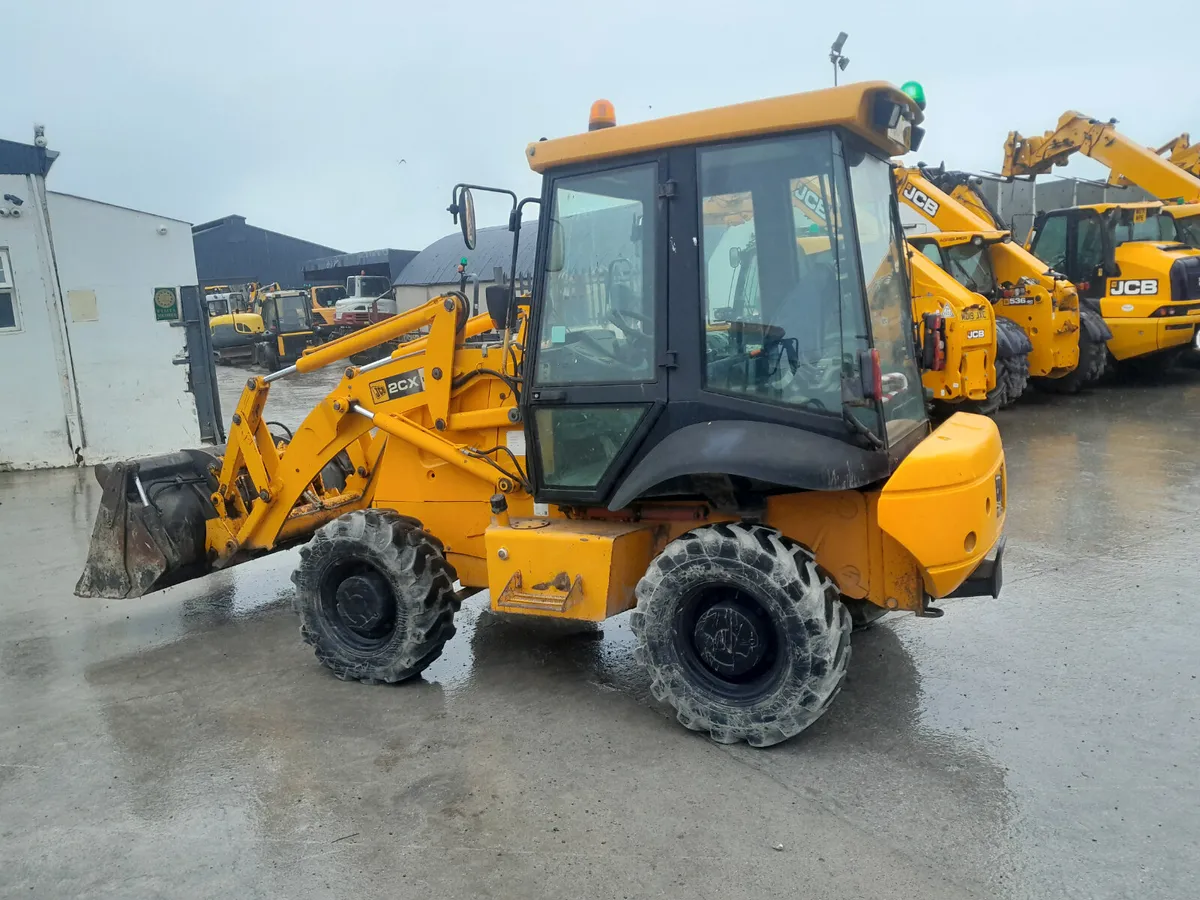 JCB 2CX 2004 (17987) - Image 1