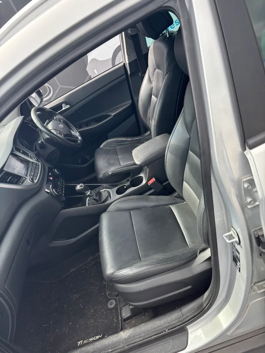 171 Hyundai Tucson 4wd 2.0 for dismantling - Image 2