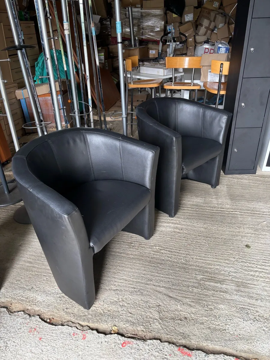 Leather tub chairs - Image 1