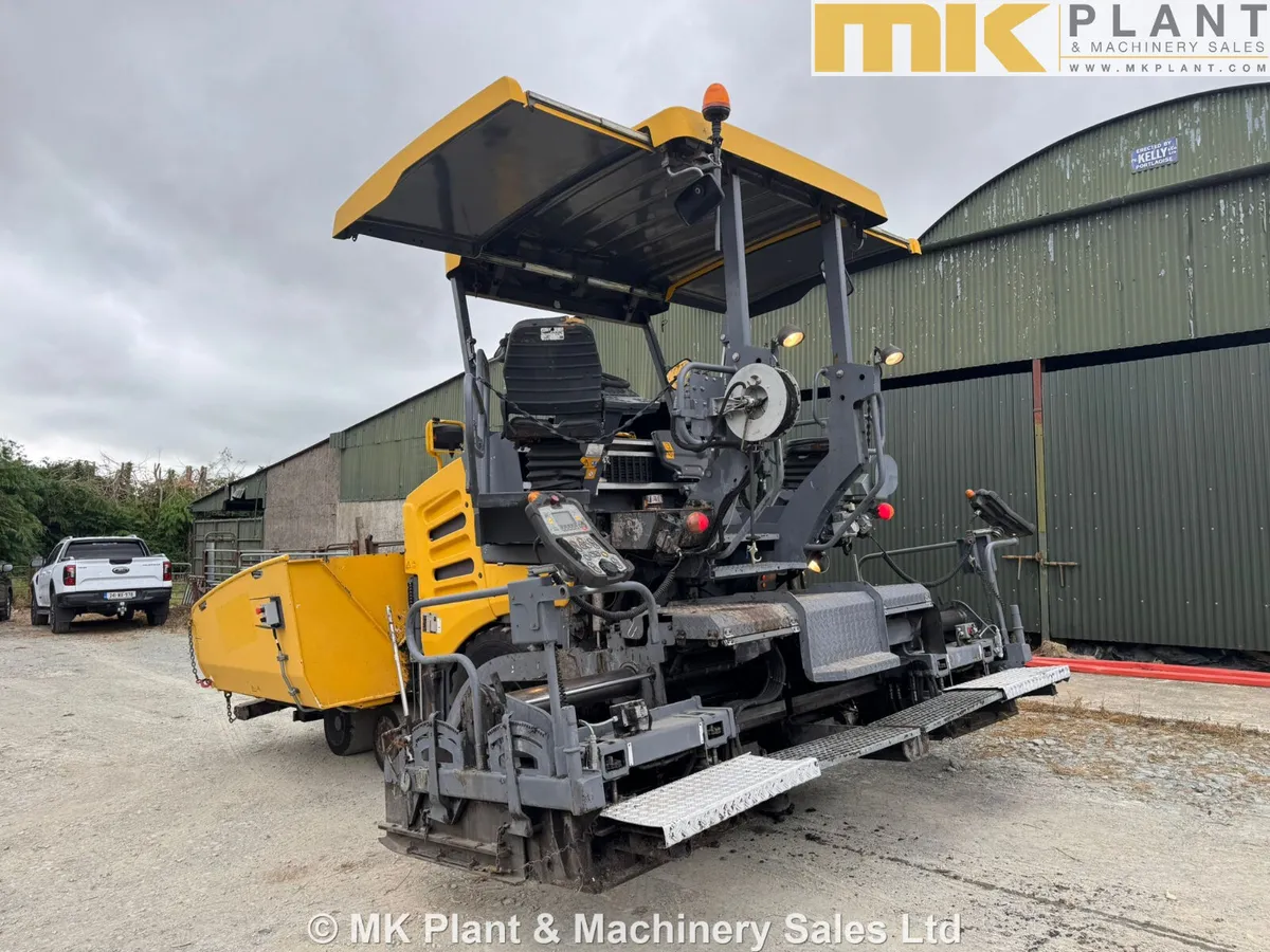 Vogele Super 1303-3i Midi Paver For Sale - Image 4