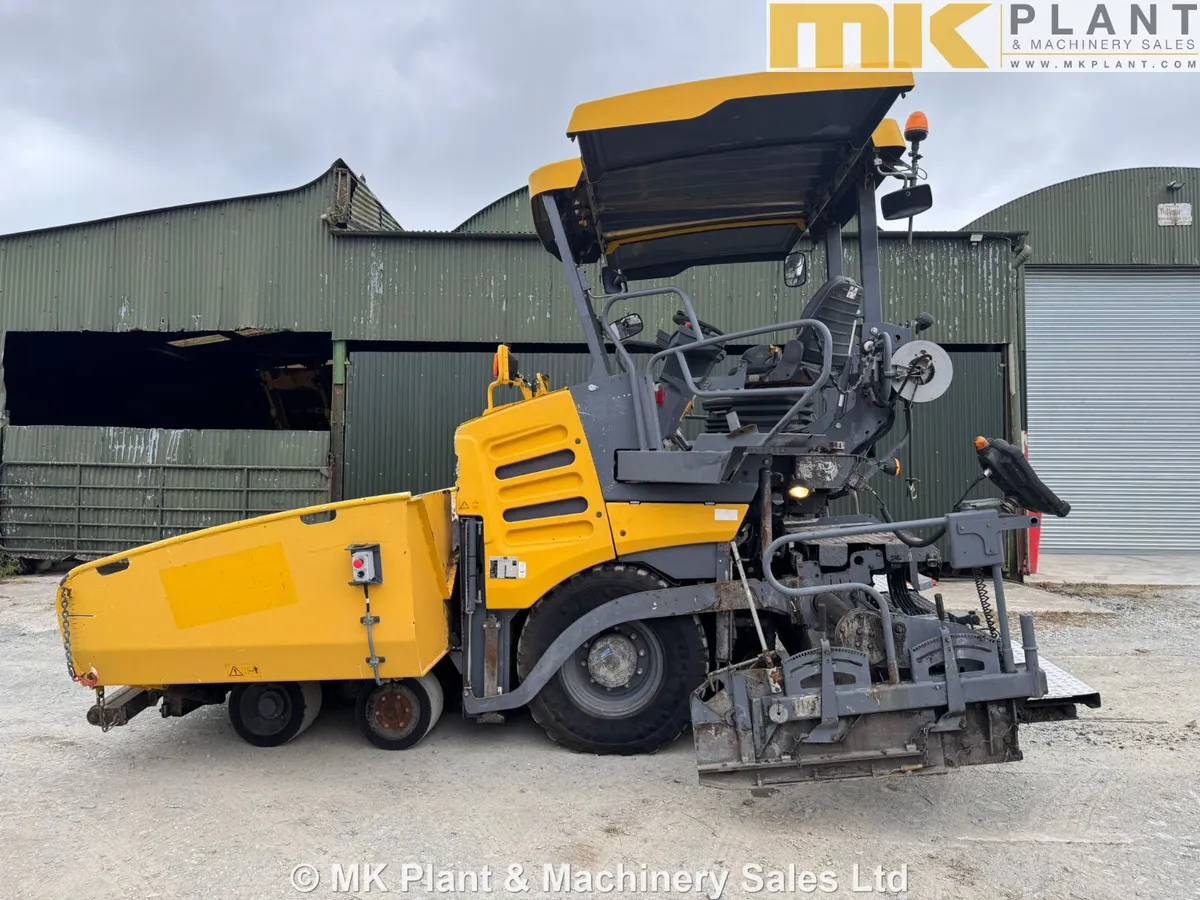 Vogele Super 1303-3i Midi Paver For Sale - Image 3