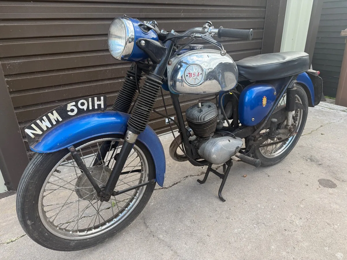 1970 BSA 175 Bantam B175 Bike - Image 2