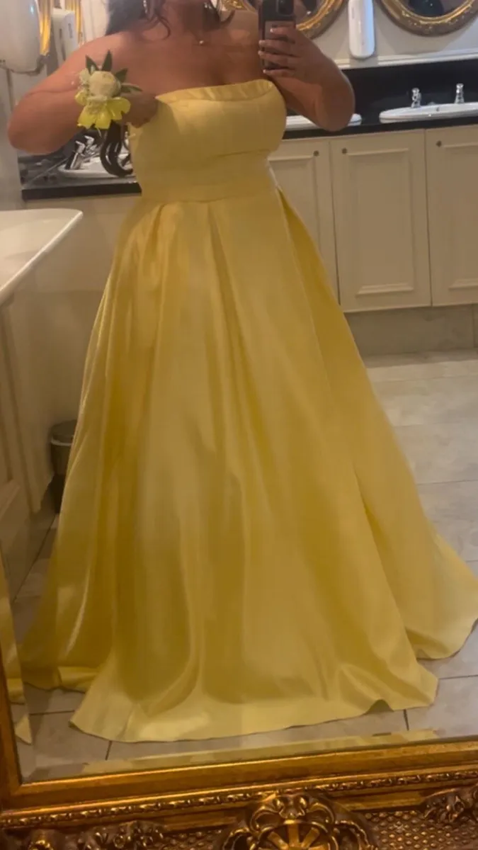 Debs dress - Image 2