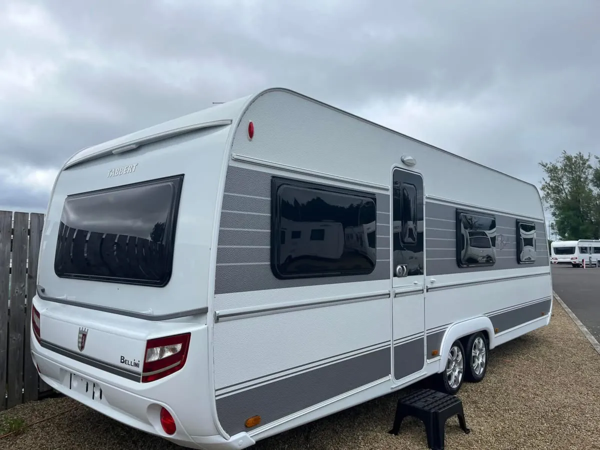 2017 TABBERT BELLINI 5/6 BERTH LUX CARAVAN - Image 4