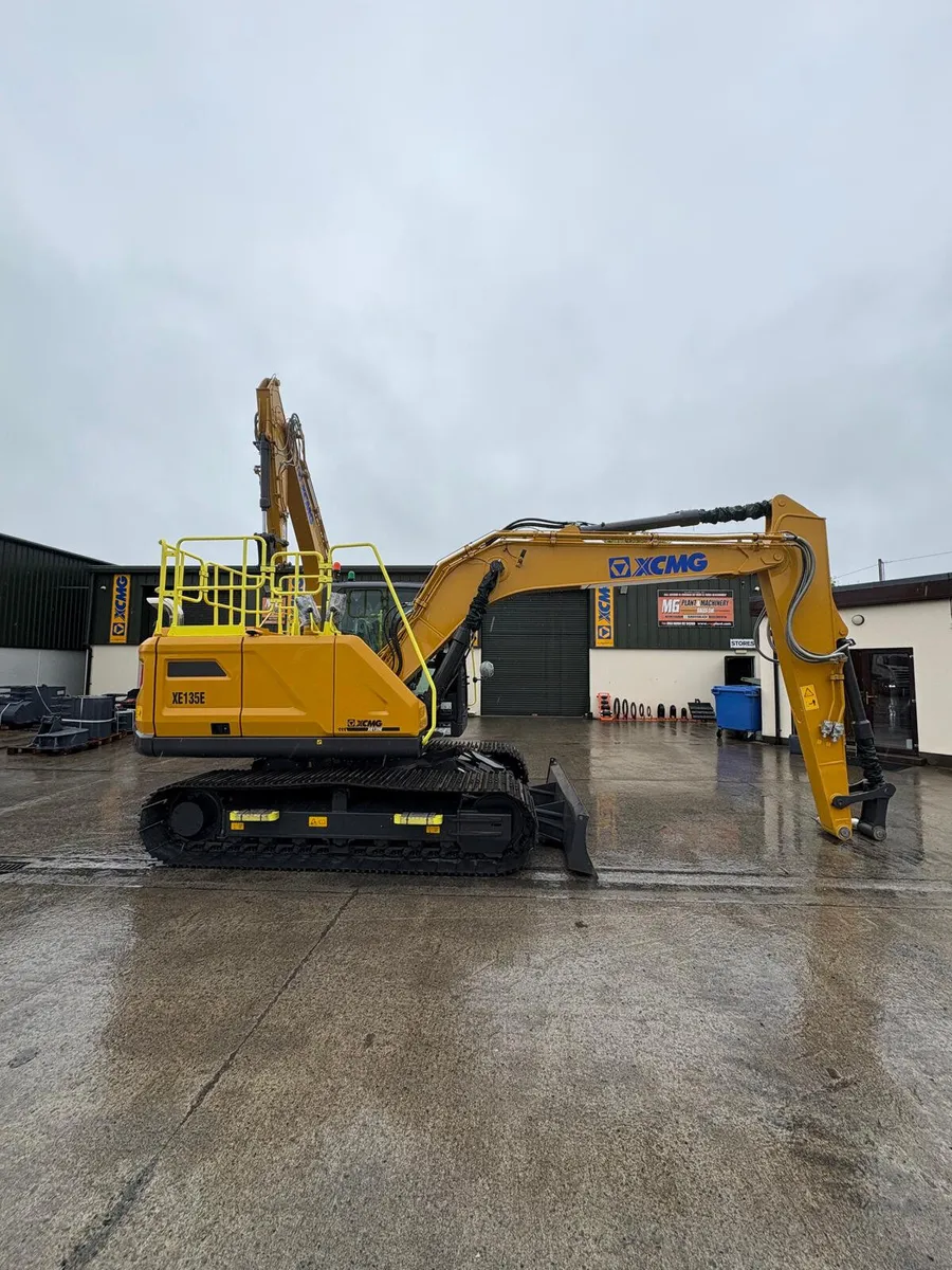 XCMG XE135E 14.8t Excavator - Image 2