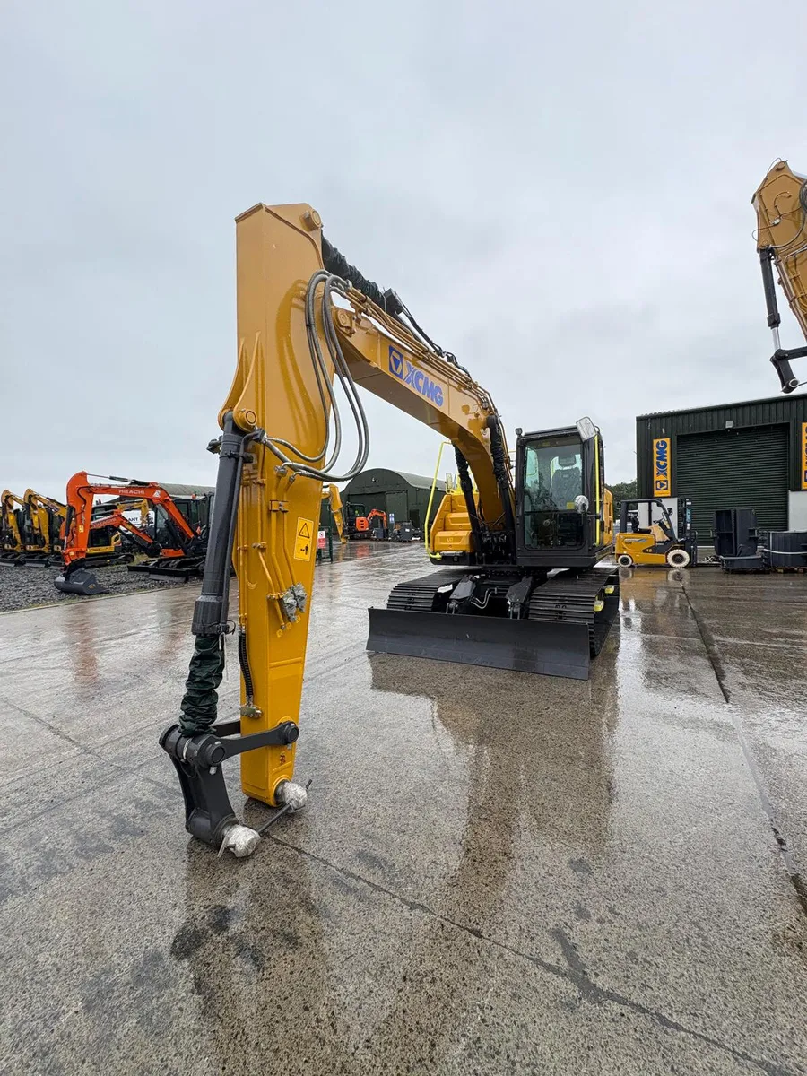 XCMG XE135E 14.8t Excavator - Image 4