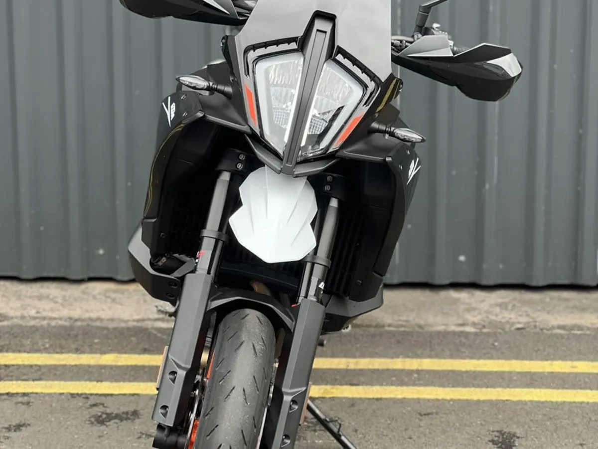 Ex-Demo 2024 KTM 890 SMT - Image 2