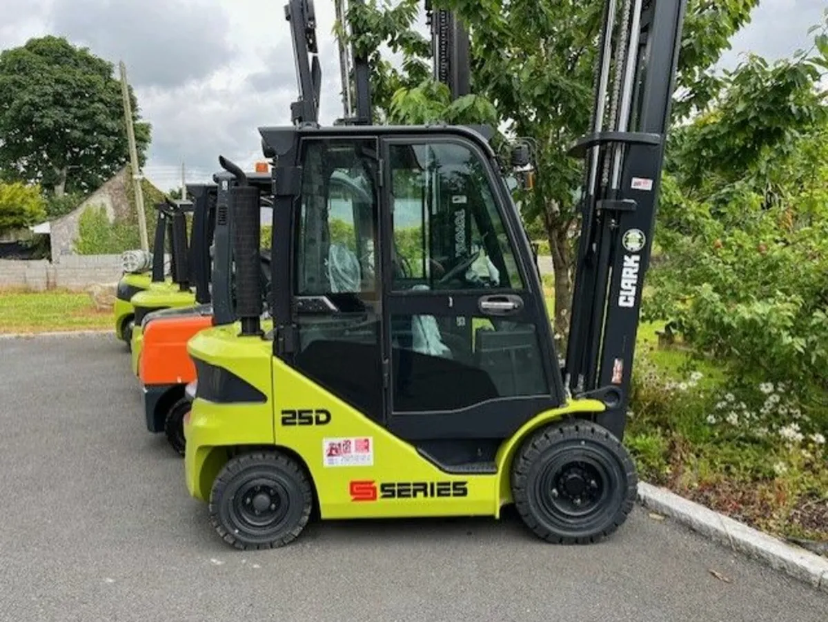 BRAND NEW CLARK S25D