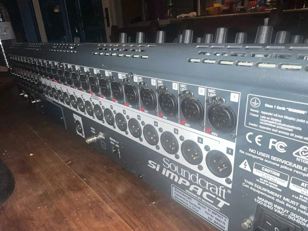 Soundcraft Si Impact Digital Mixer with case - Image 3