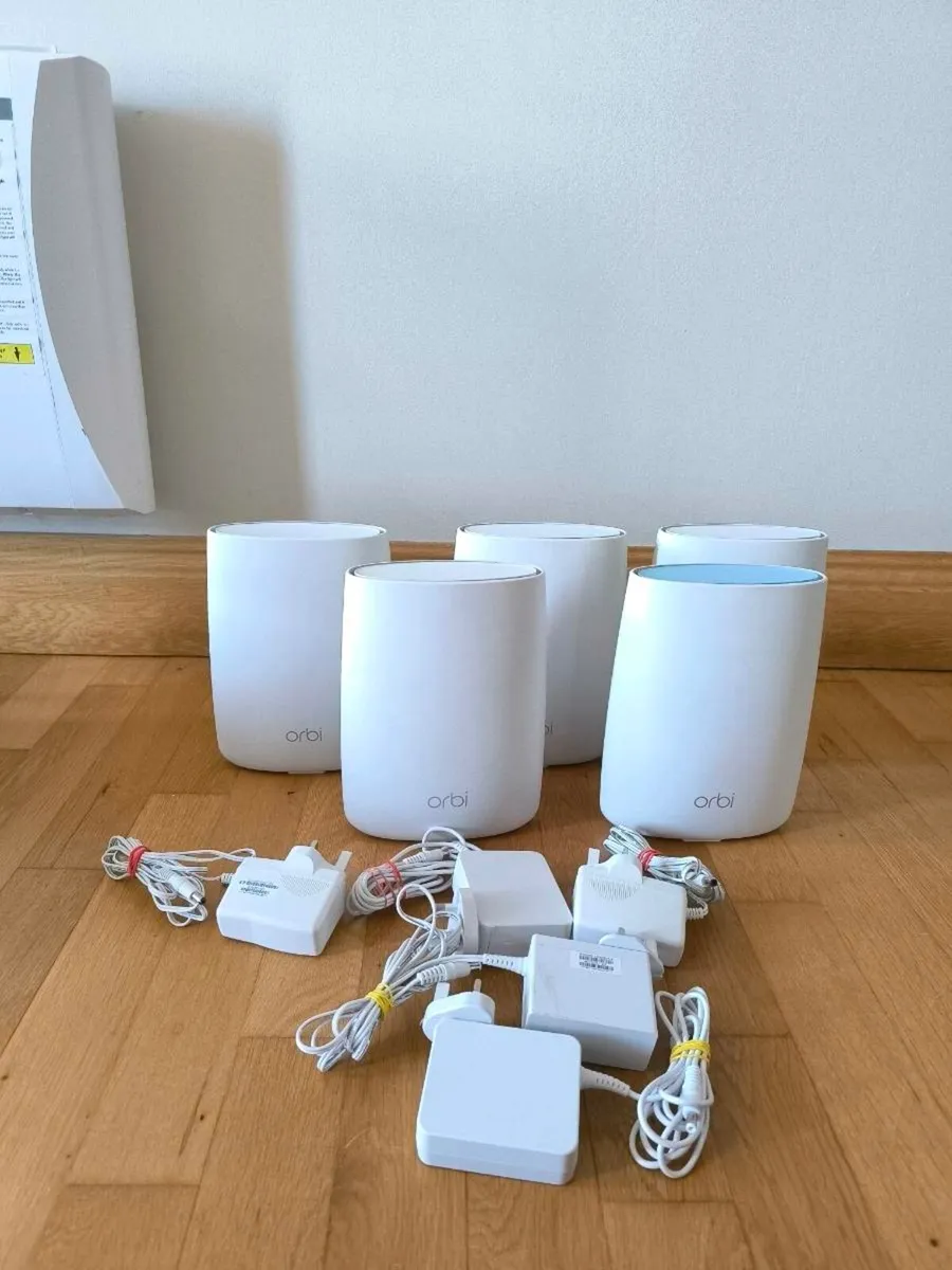 Orbi Mesh router