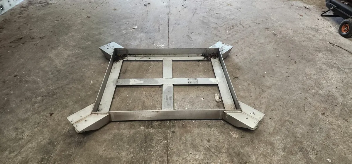 Heavy Duty Low Profile Trolley with Castors - Image 1