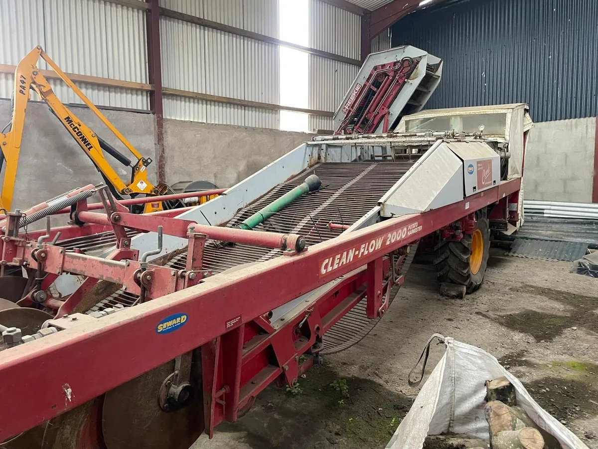 Reekie potato harvester and KV 2100 - Image 1