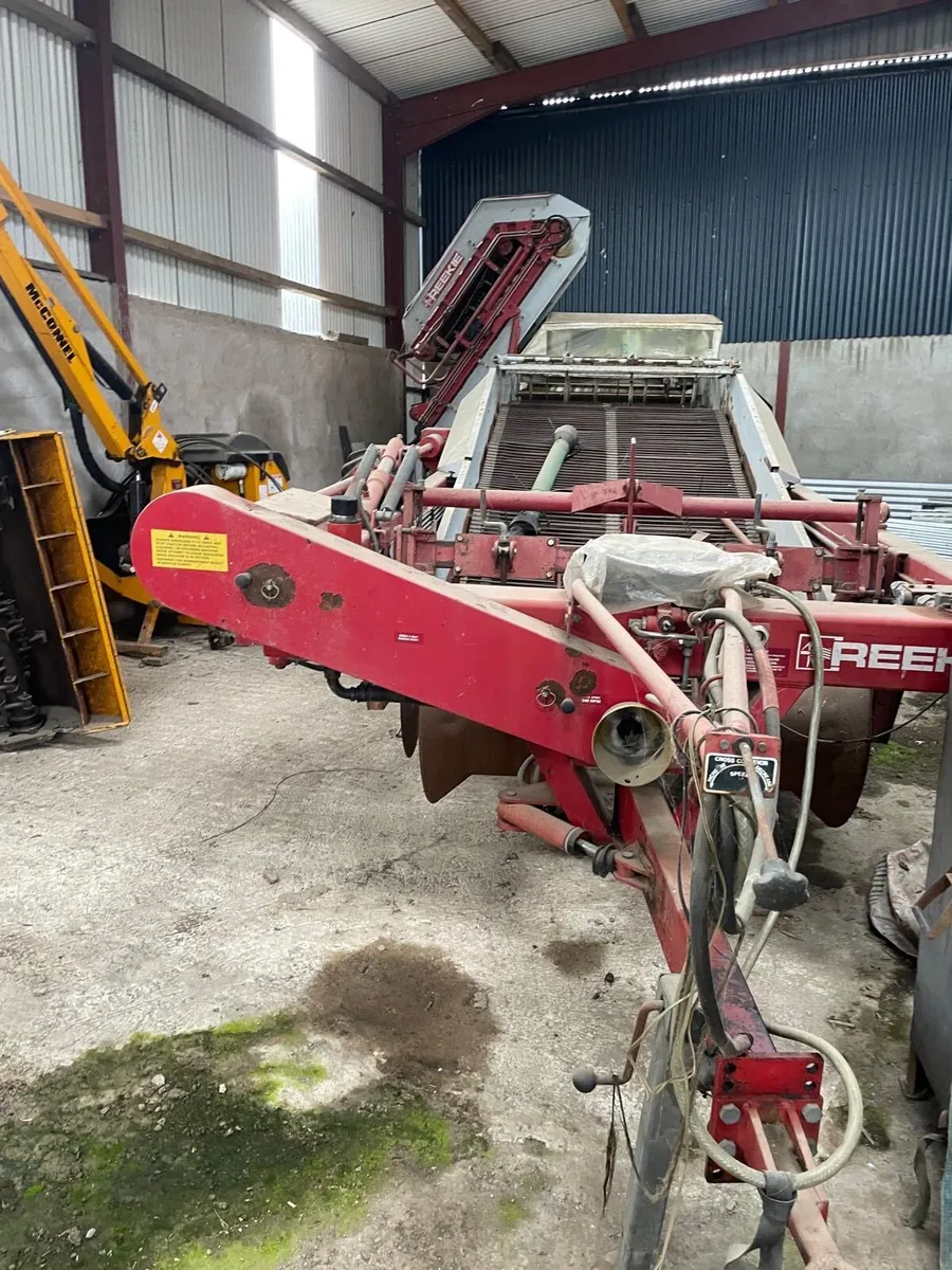 Reekie potato harvester and KV 2100 - Image 3