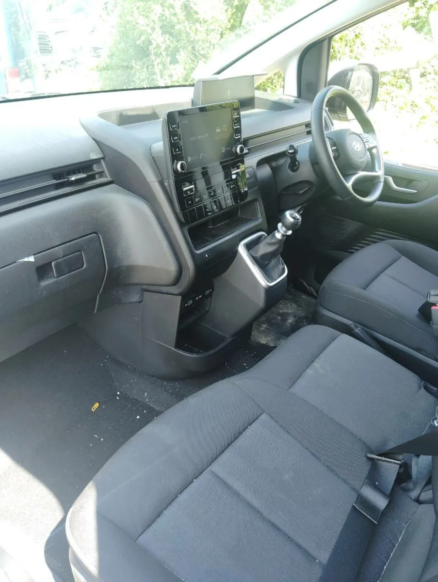 Breaking Hyundai Staria van 2.2crdi 2024 - Image 4