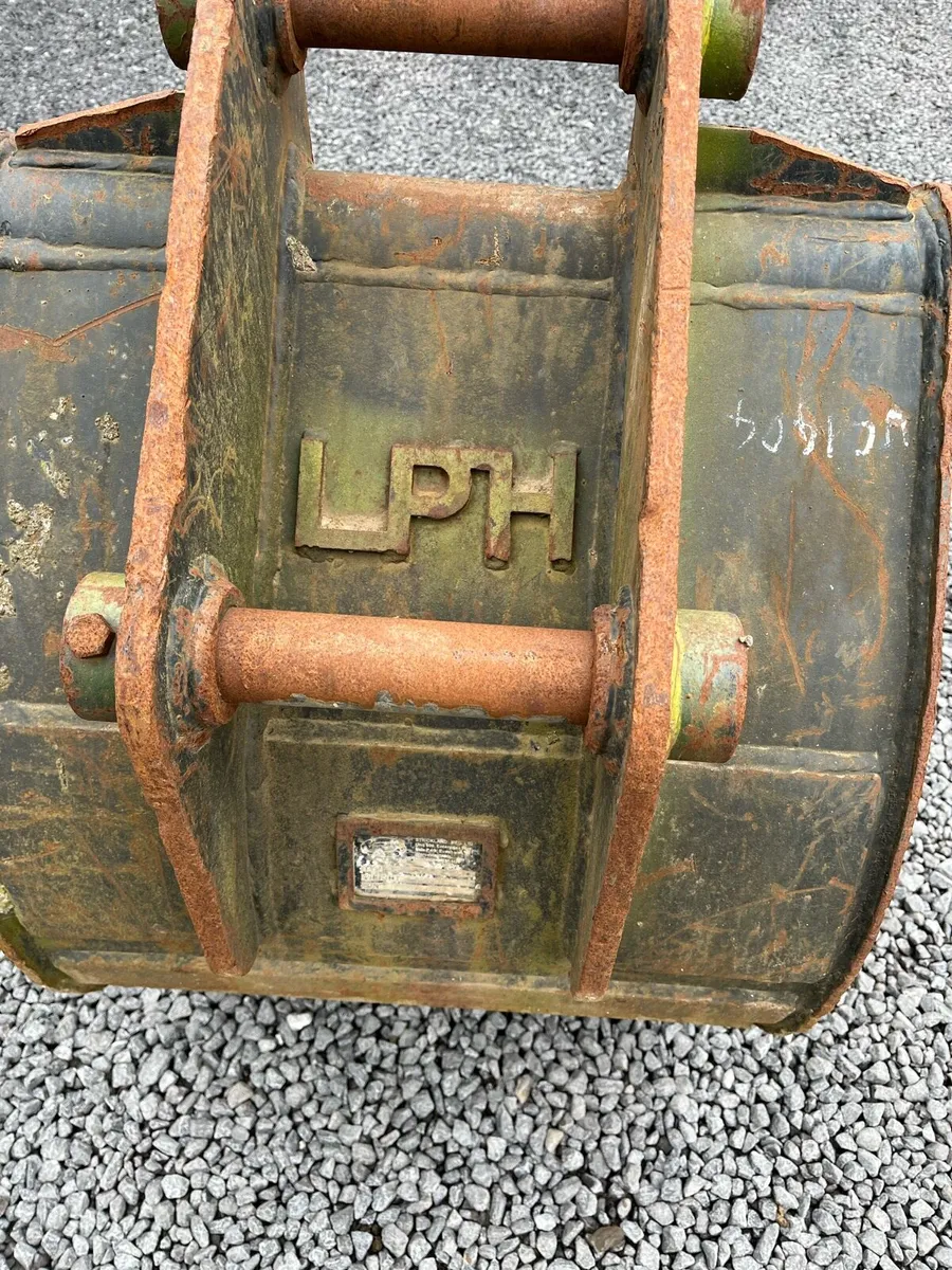 Strickland 22inch digging bucket 45mm pins - Image 3
