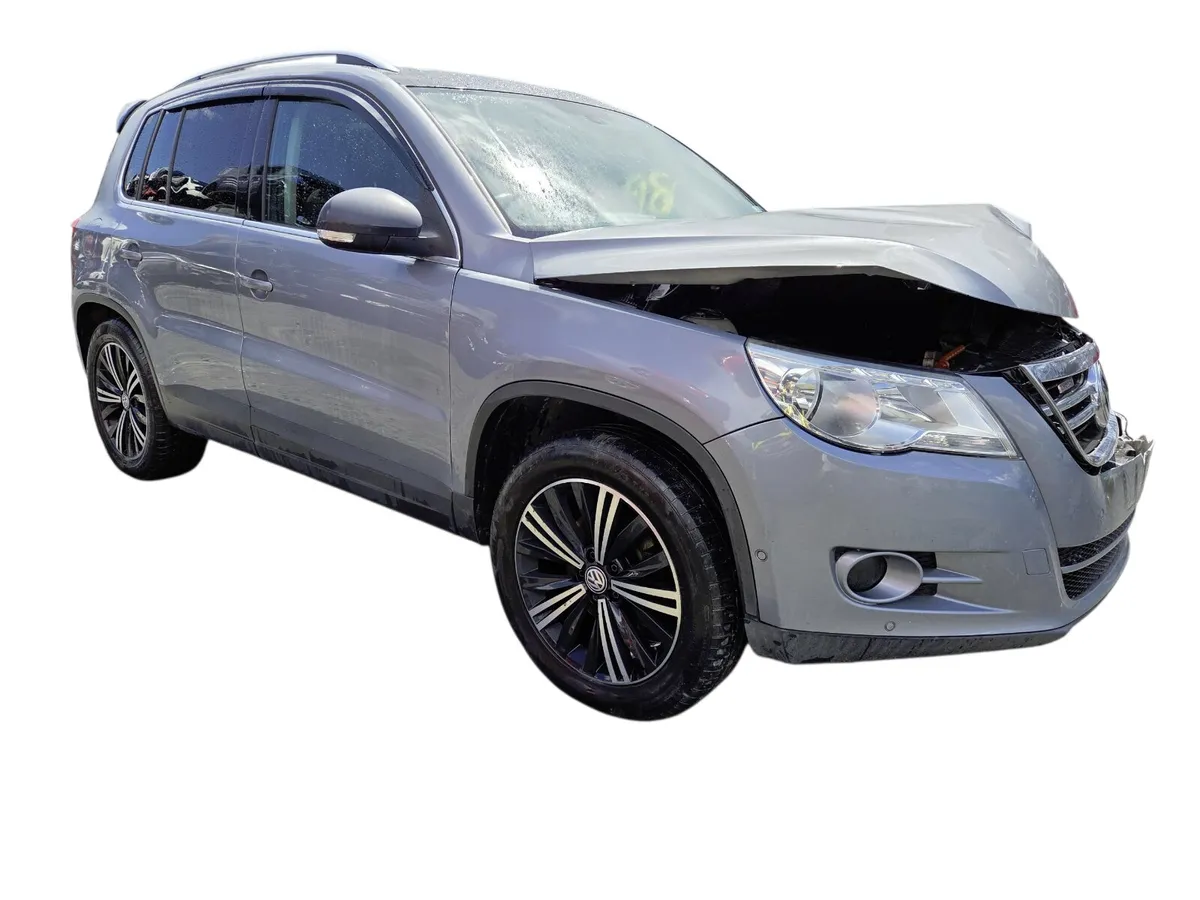 2010 VOLKSWAGEN TIGUAN For Breaking/Dismantling - Image 1