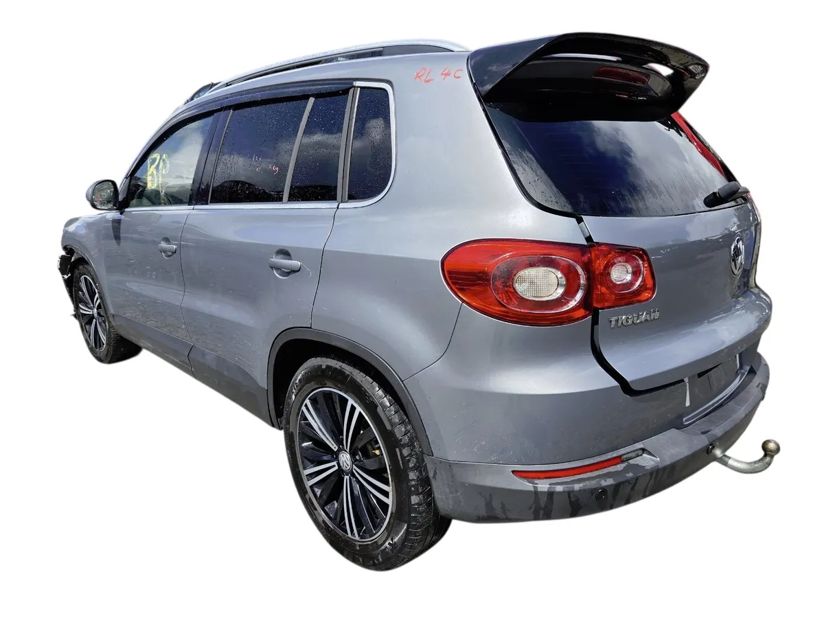 2010 VOLKSWAGEN TIGUAN For Breaking/Dismantling - Image 4