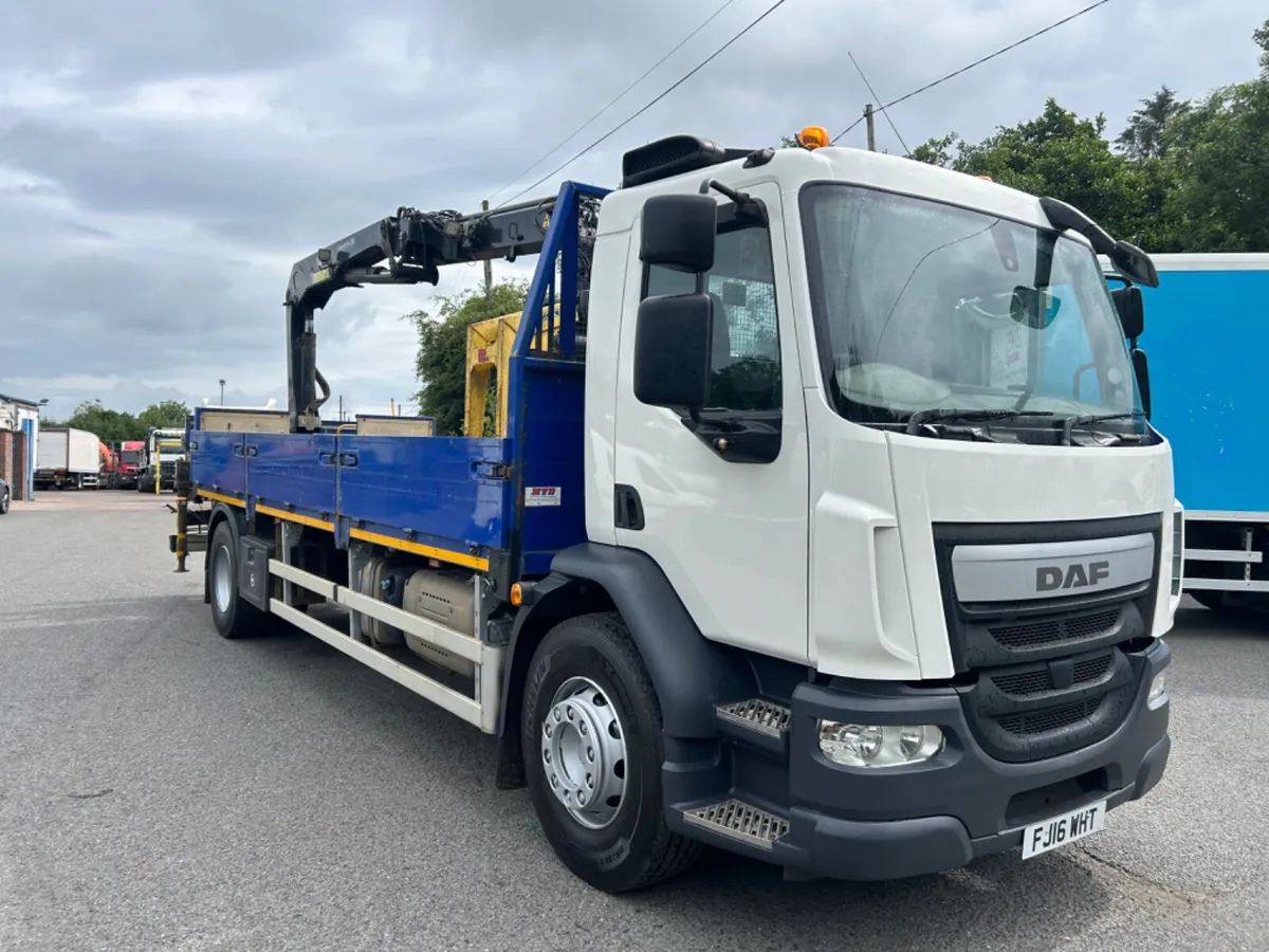 2016 Daf lf 220 18 ton flat with crane - Image 3