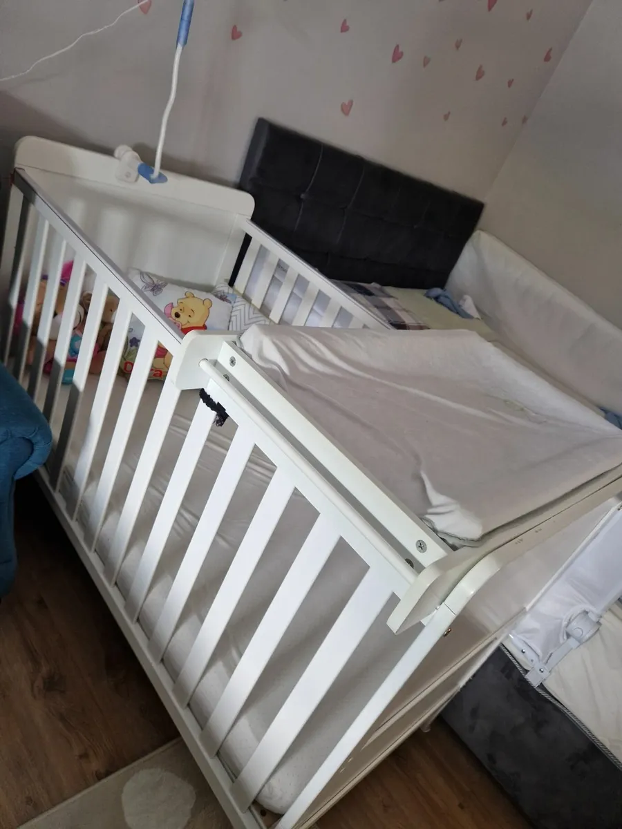 Cot bed - Image 1