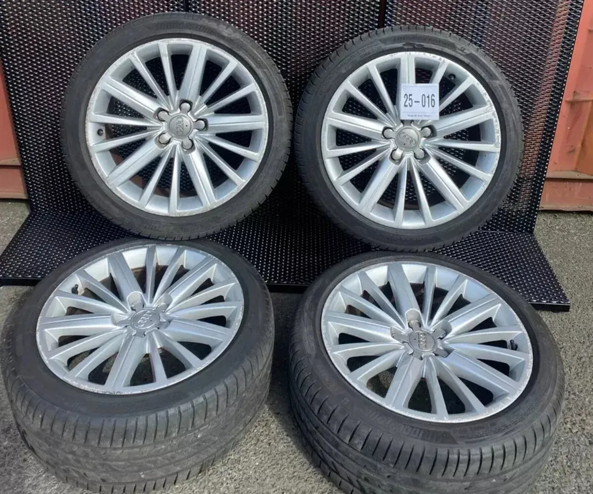 Audi 18 ins alloy wheels REF 25-016 - Image 1