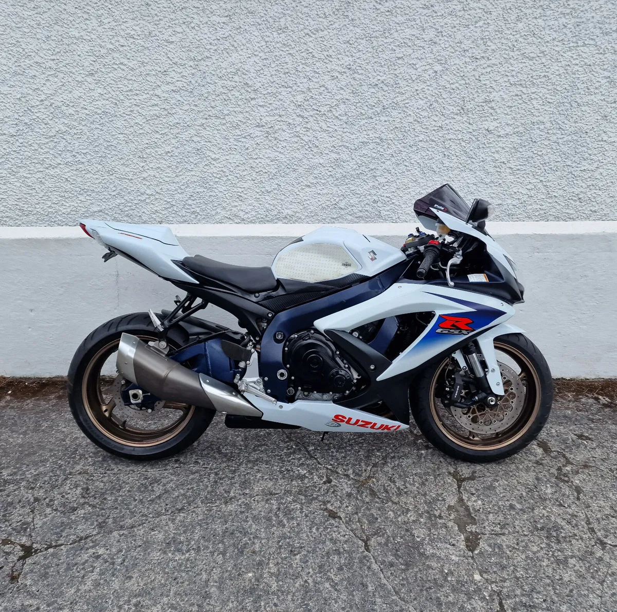 Gsxr 750 @ Doyles Athlone - Image 1