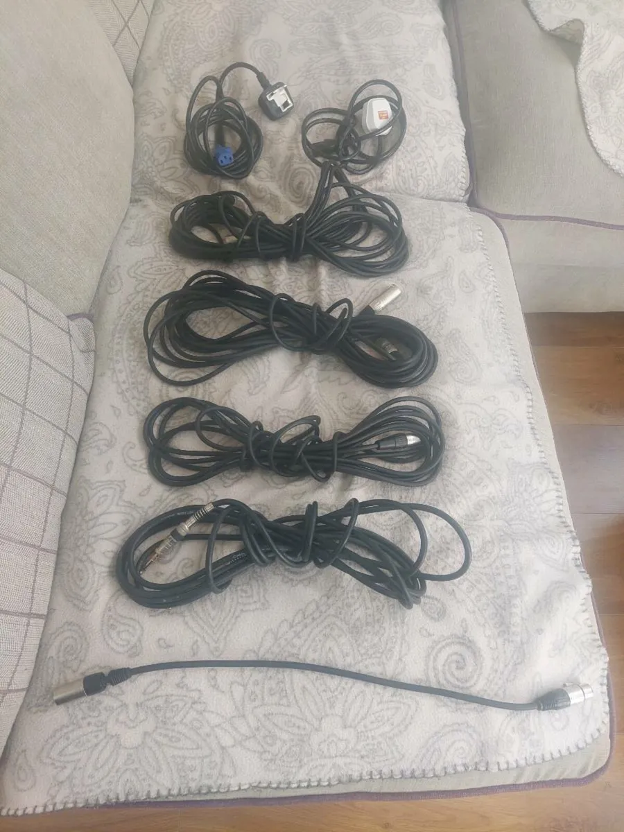 Music equipment - Image 1