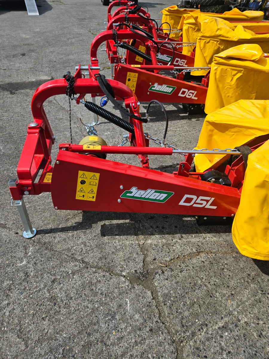 Farm machinery - Image 1