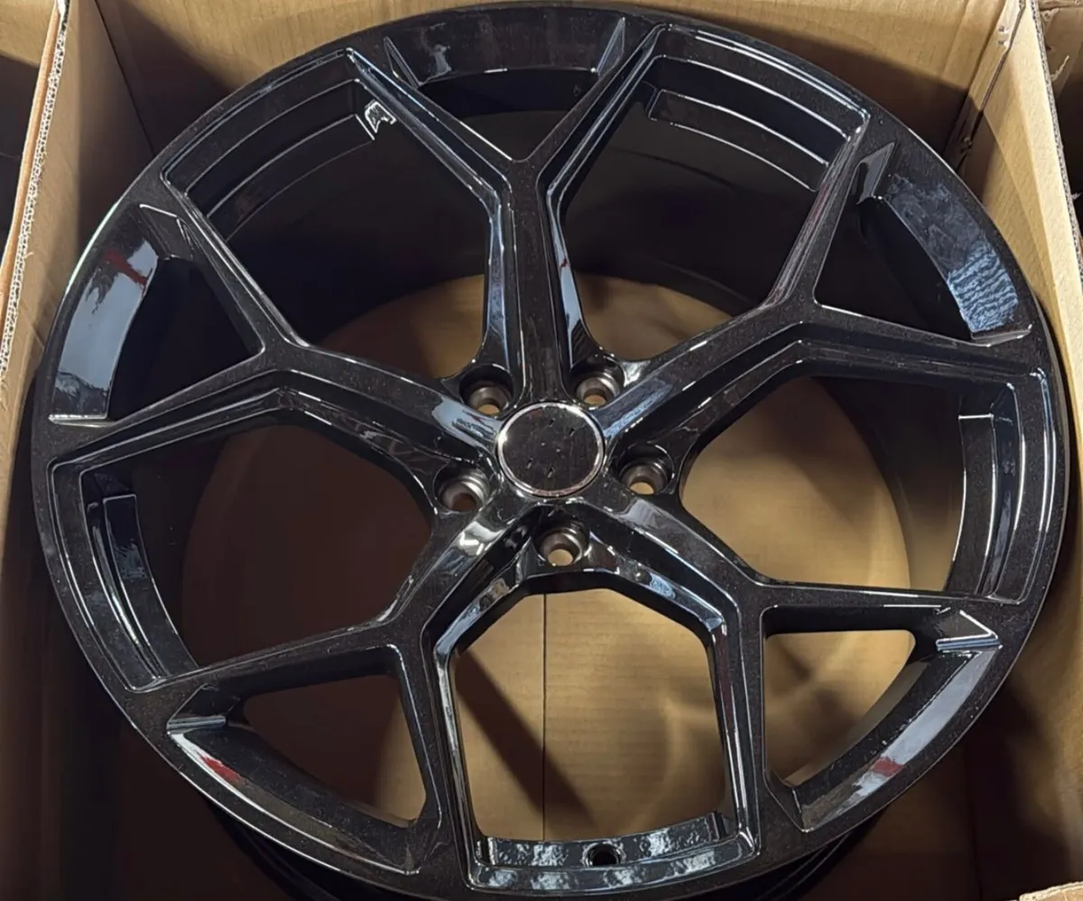 19” rs6 gloss black 5x112